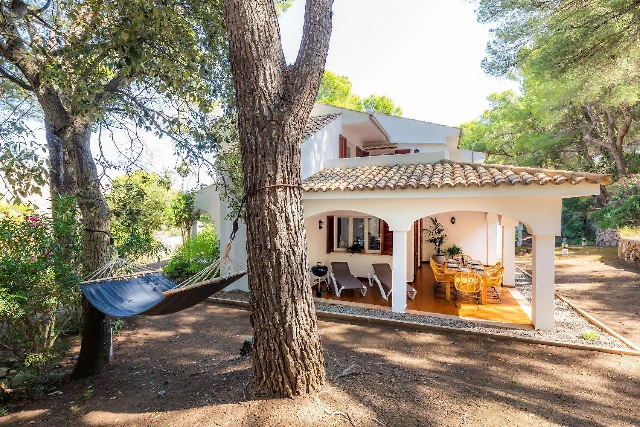 The Lovely Botana 1 Cala San Vicente